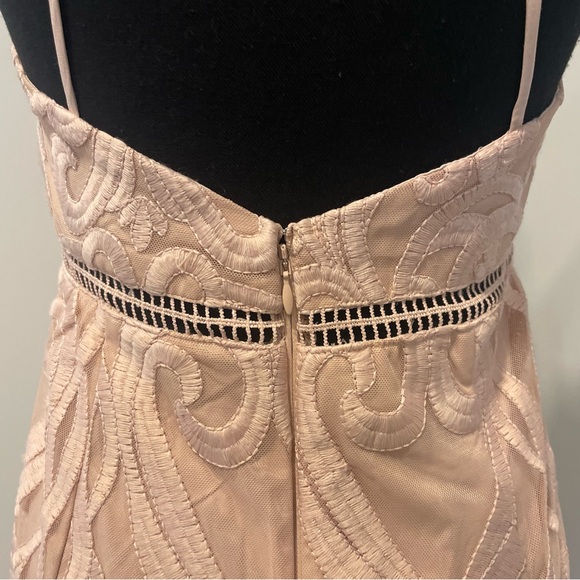 Bardot Pink Lace Midi Dress With Crochet Details EUC - Picture 9 of 15